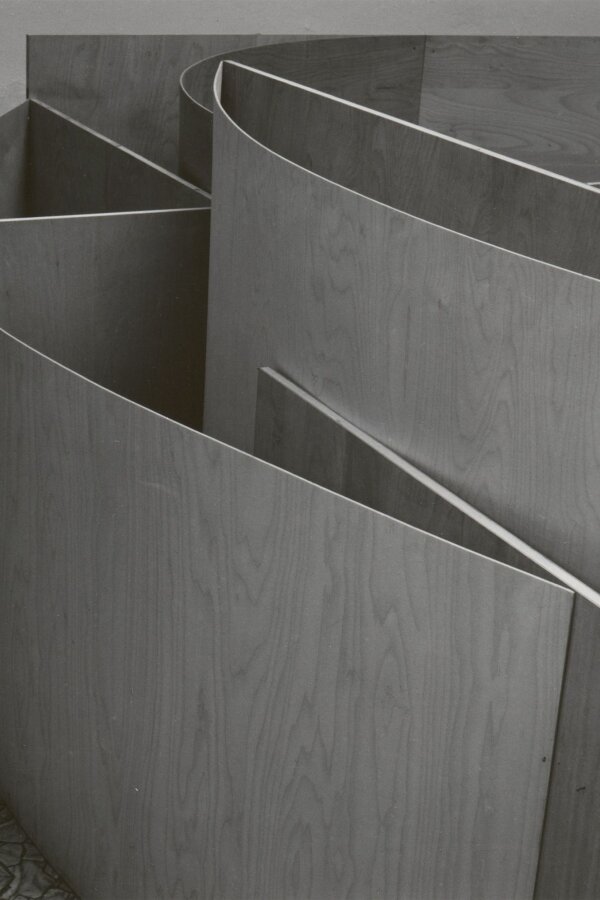 Stanislav Kolíbal, Stavba VII (detail), 1990, dřevo, 480x310x108 cm, foto: Libor Teplý